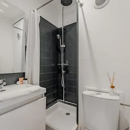 Apartment Bright For 2 : City-center