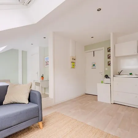 Bright For 2 : City-center Apartment