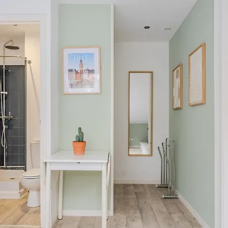 Apartment Bright For 2 : City-center *