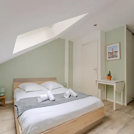 Bright For 2 : City-center Apartmán *