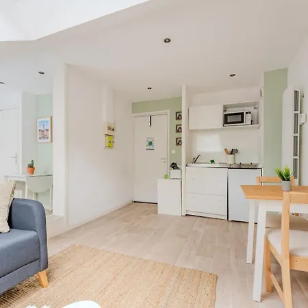 Bright For 2 : City-center Apartmán *